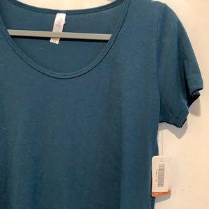 LuLaRoe XS classic tee